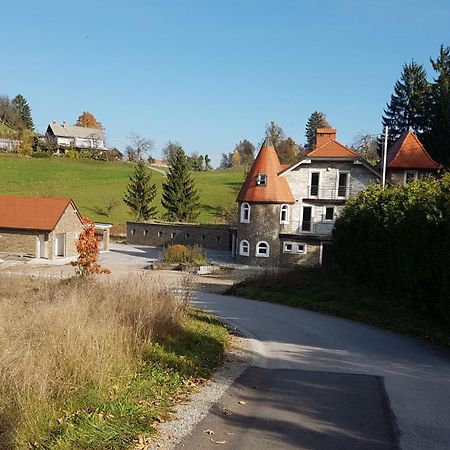 Hotel Gladiaterra Castle Smrecje Zewnętrze zdjęcie