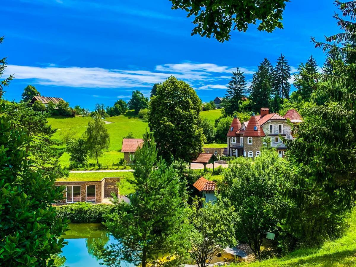 Hotel Gladiaterra Castle Smrecje Zewnętrze zdjęcie