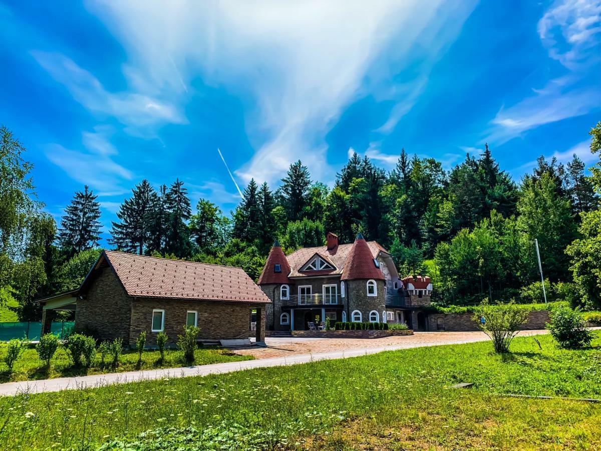 Hotel Gladiaterra Castle Smrecje Zewnętrze zdjęcie