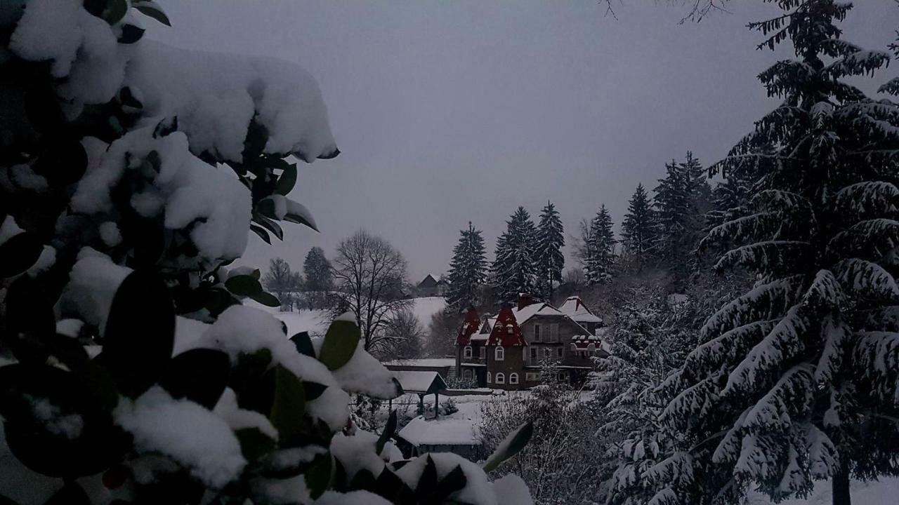 Hotel Gladiaterra Castle Smrecje Zewnętrze zdjęcie