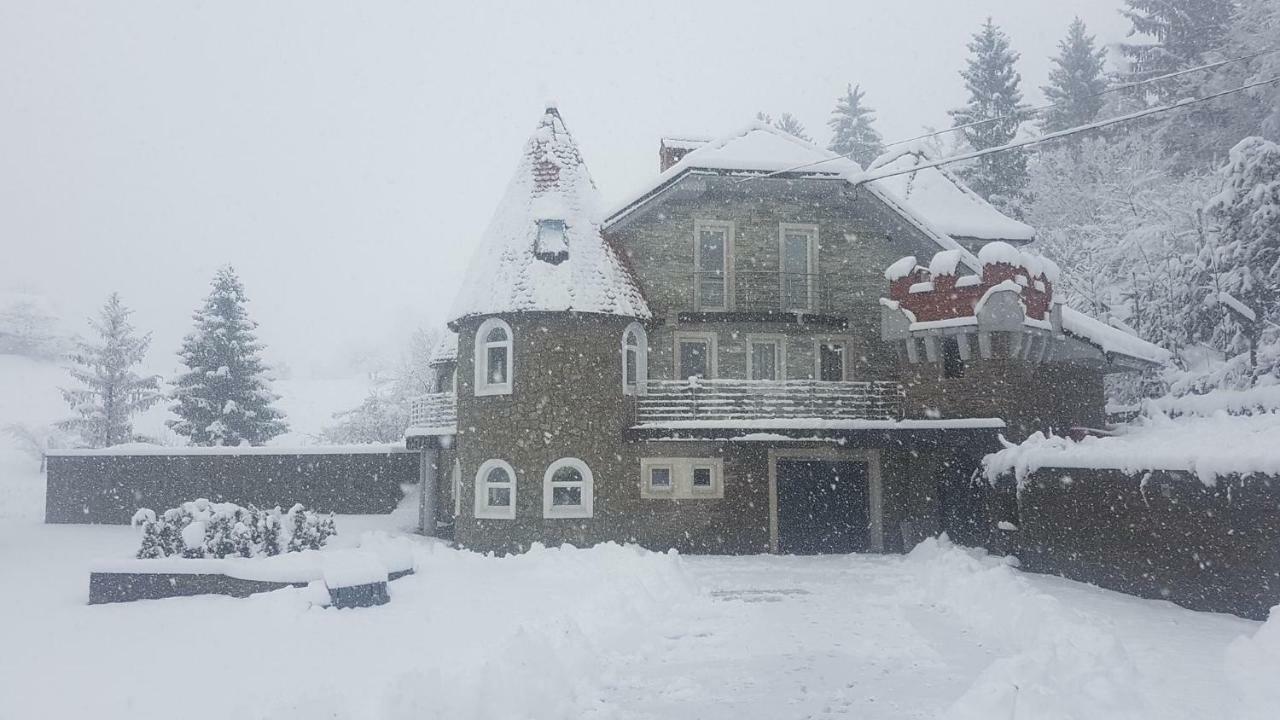 Hotel Gladiaterra Castle Smrecje Zewnętrze zdjęcie